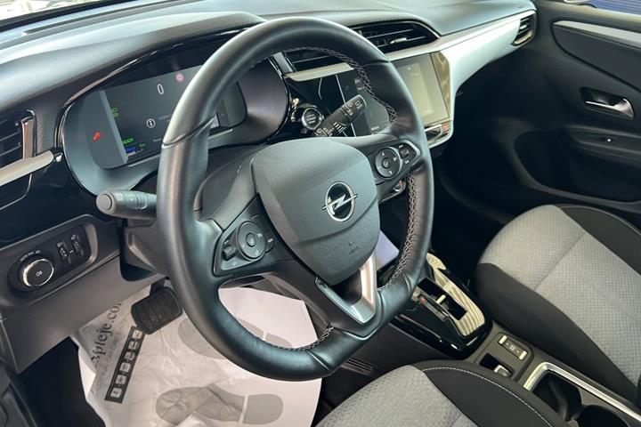 Sort Opel Corsa-e fra 2024