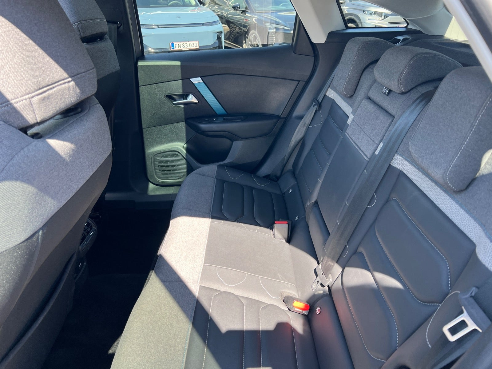 Grå Citroën ë-C4 fra 2023