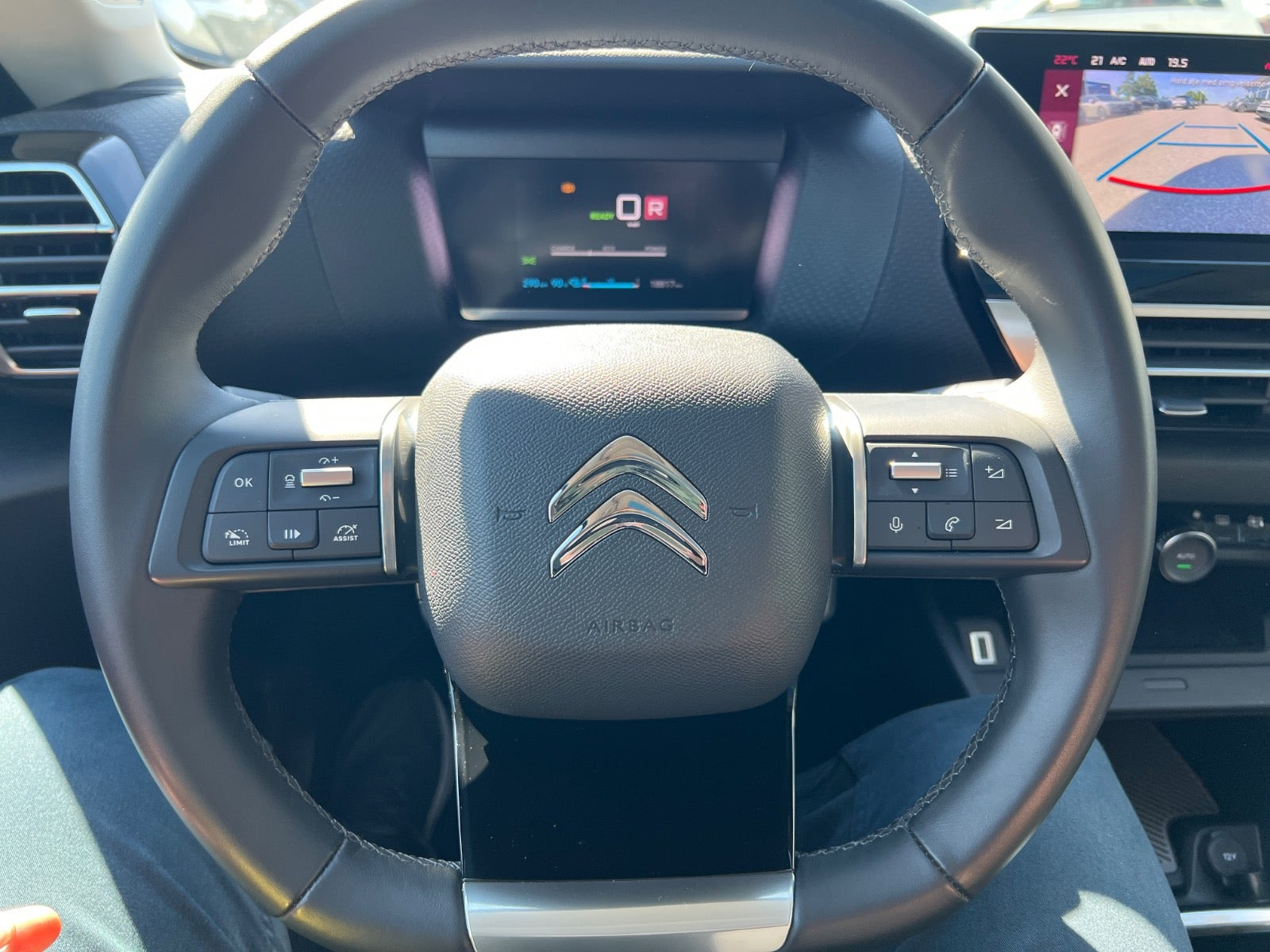 Grå Citroën ë-C4 X fra 2024