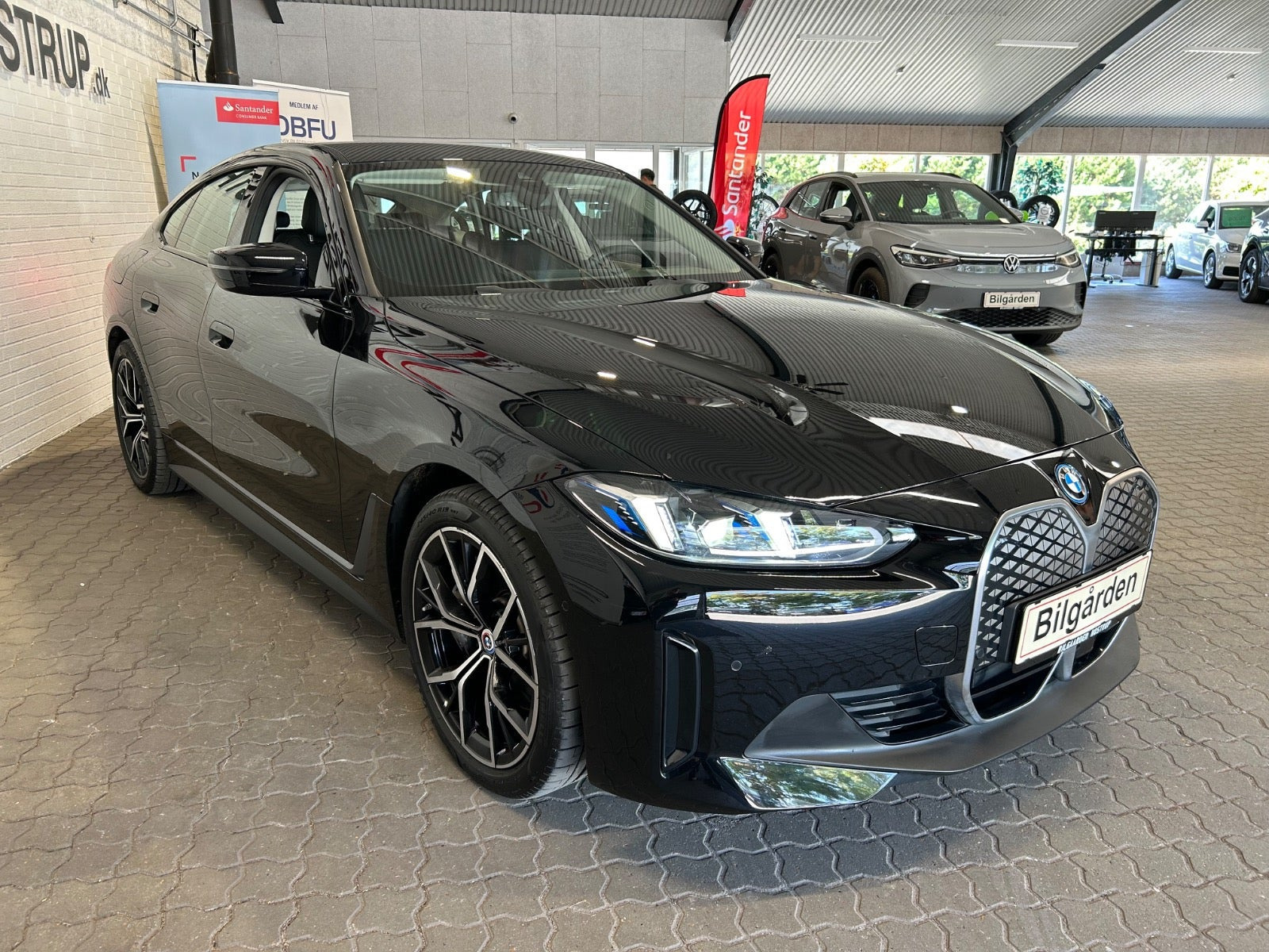 Sort BMW i4 fra 2024