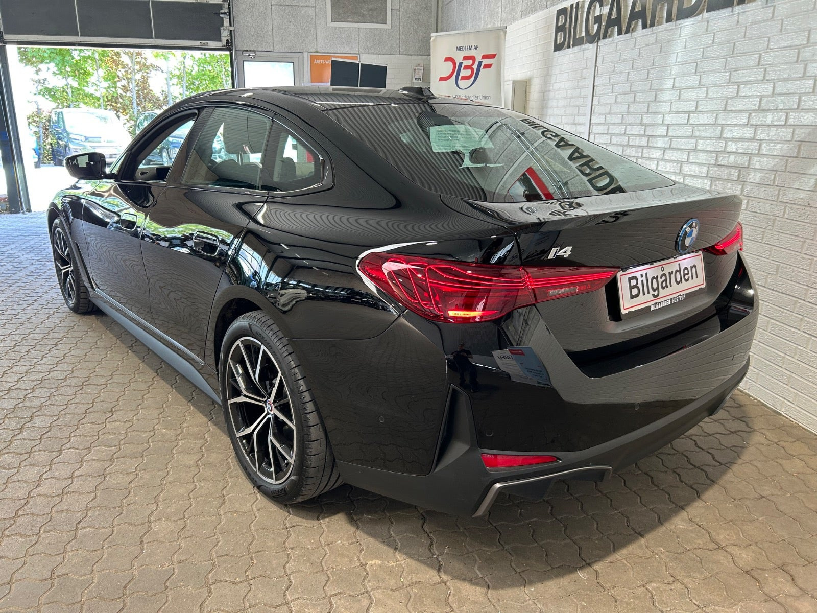 Sort BMW i4 fra 2024