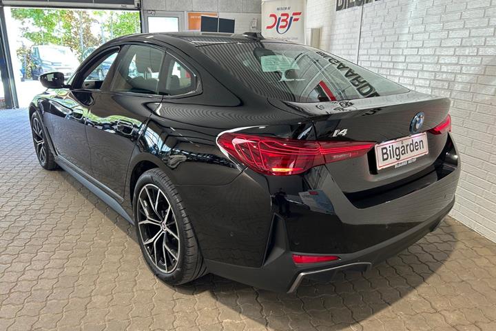 Sort BMW i4 fra 2024