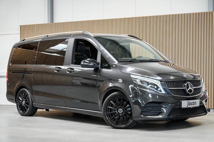 Grå Mercedes V300 d fra 2021