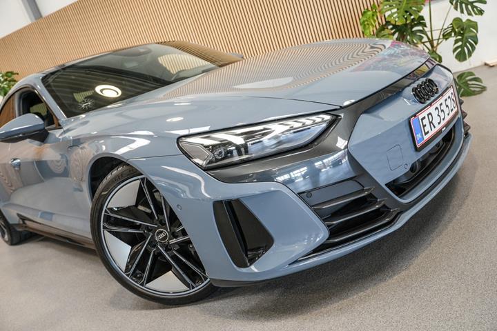 Blå Audi e-tron GT fra 2022