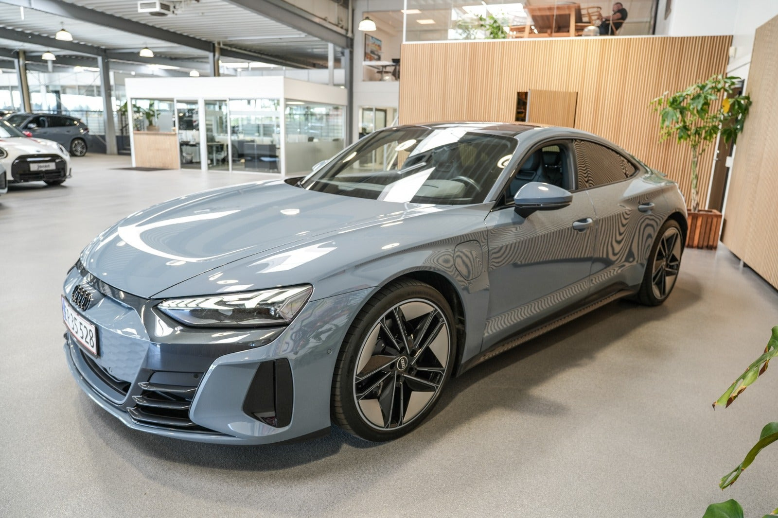 Blå Audi e-tron GT fra 2022