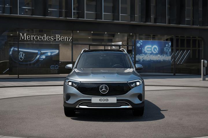 Sølv Mercedes EQB250+ fra 2025