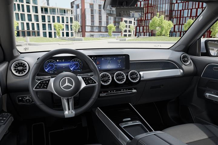 Sølv Mercedes EQB250+ fra 2025