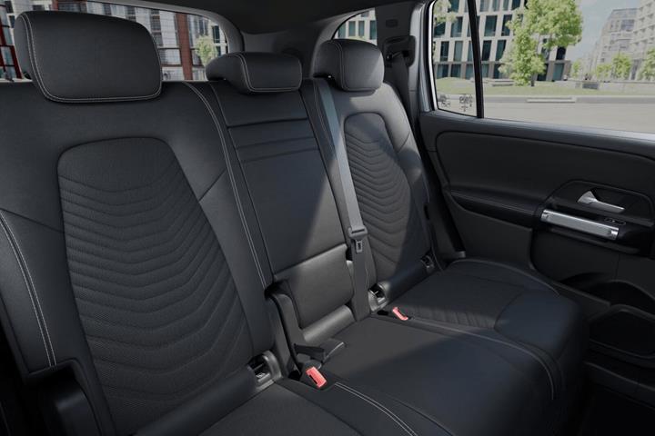 Sølv Mercedes EQB250+ fra 2025