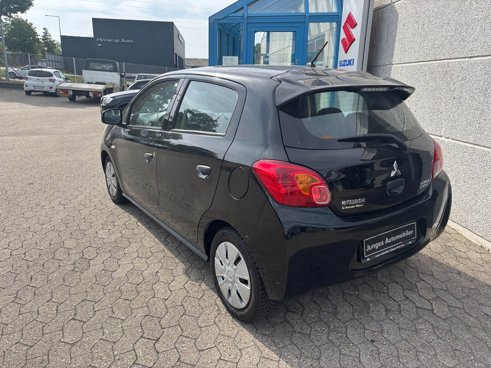 Sort Mitsubishi Space Star fra 2015
