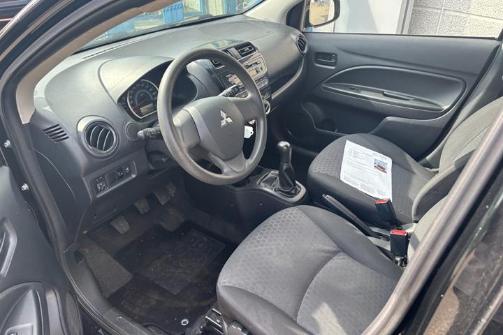 Sort Mitsubishi Space Star fra 2015