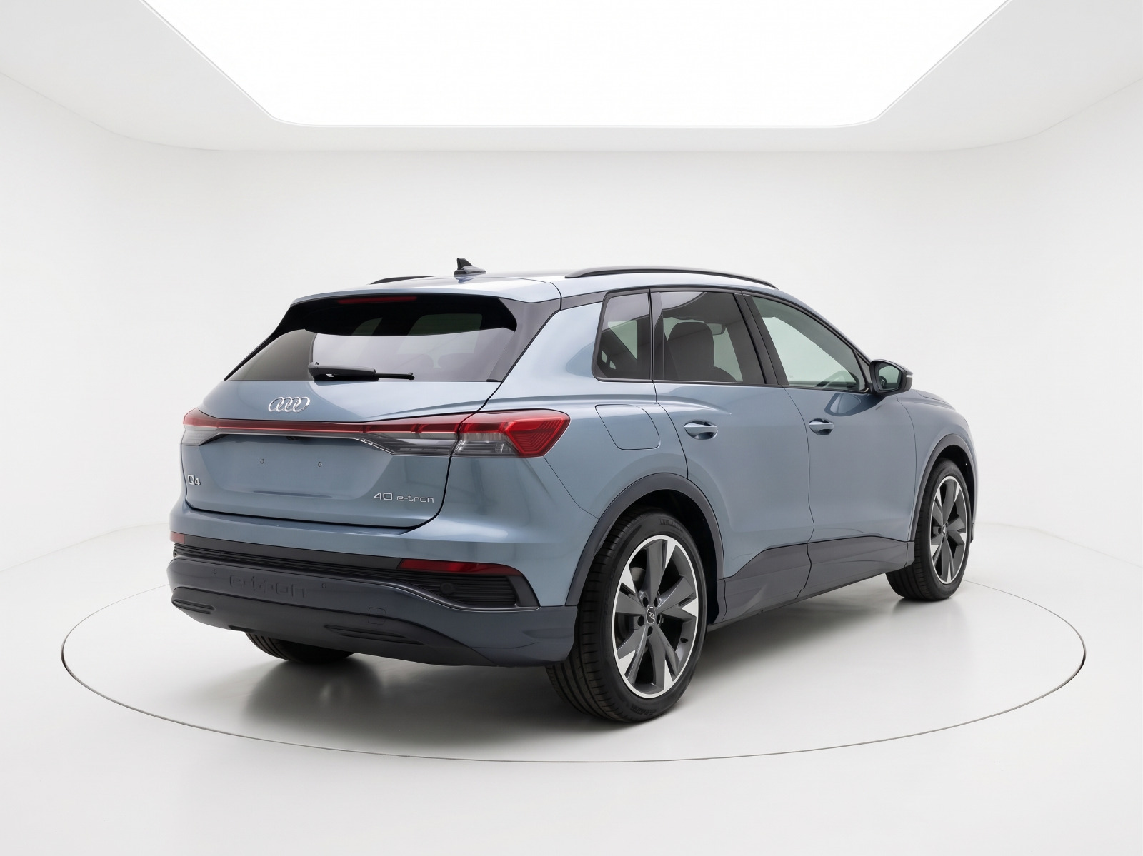 Blå Audi Q4 e-tron fra 2022