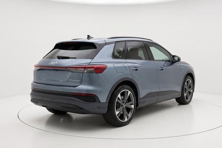 Blå Audi Q4 e-tron fra 2022