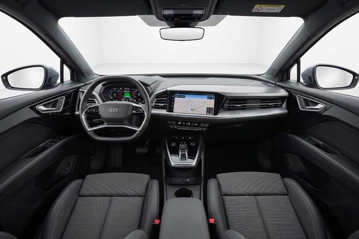 Blå Audi Q4 e-tron fra 2022