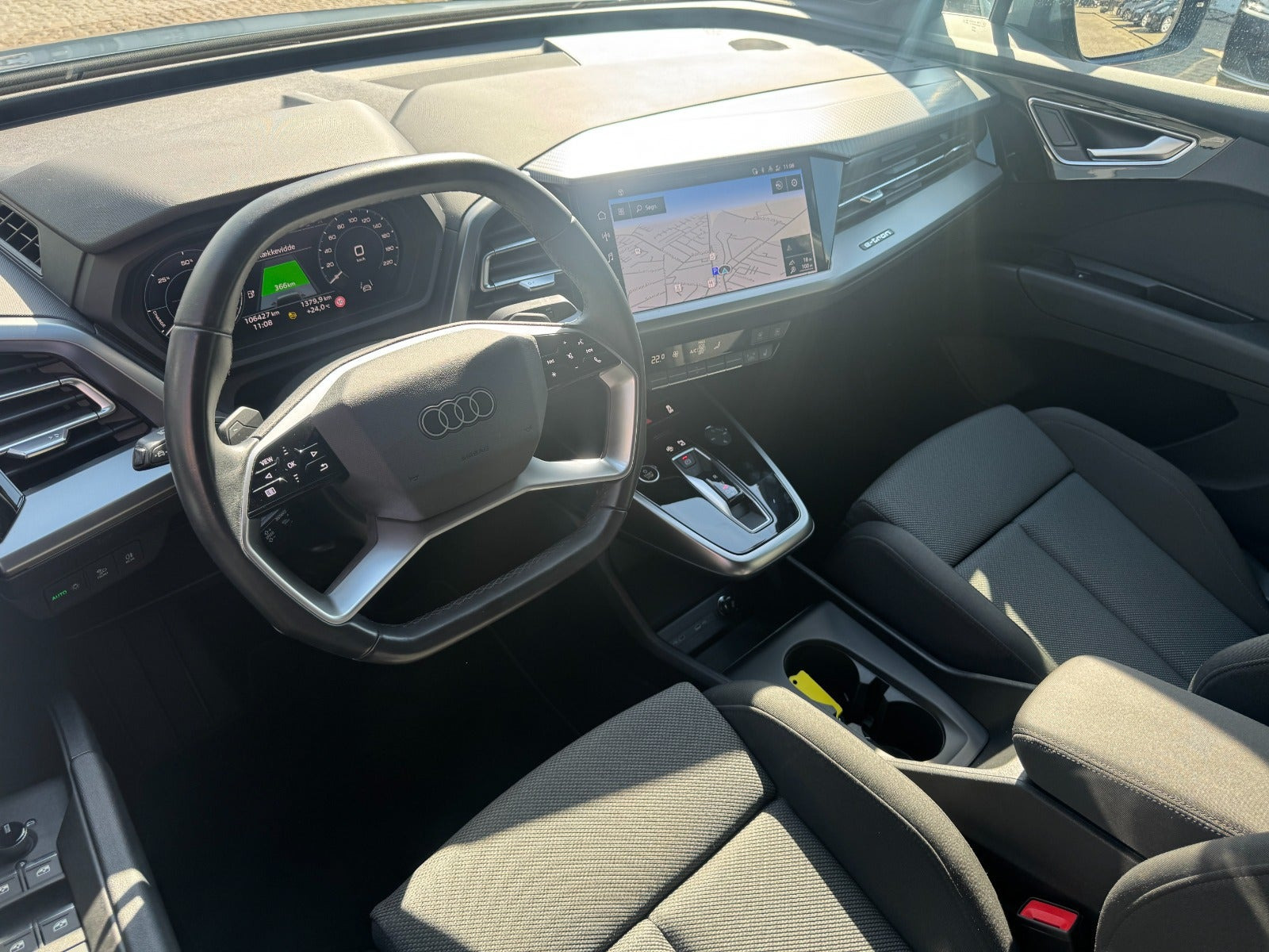 Blå Audi Q4 e-tron fra 2022