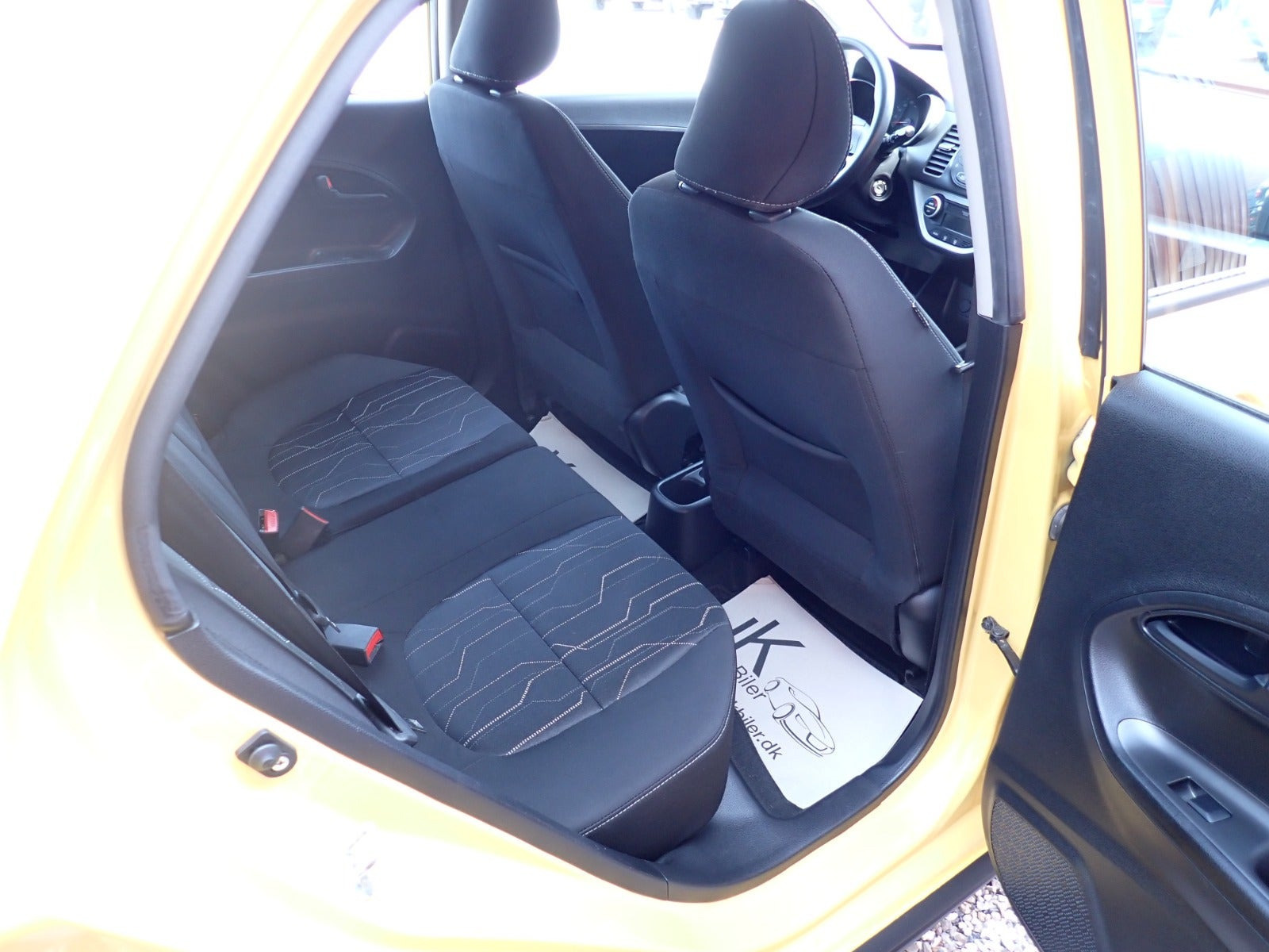 Gul Kia Picanto fra 2016