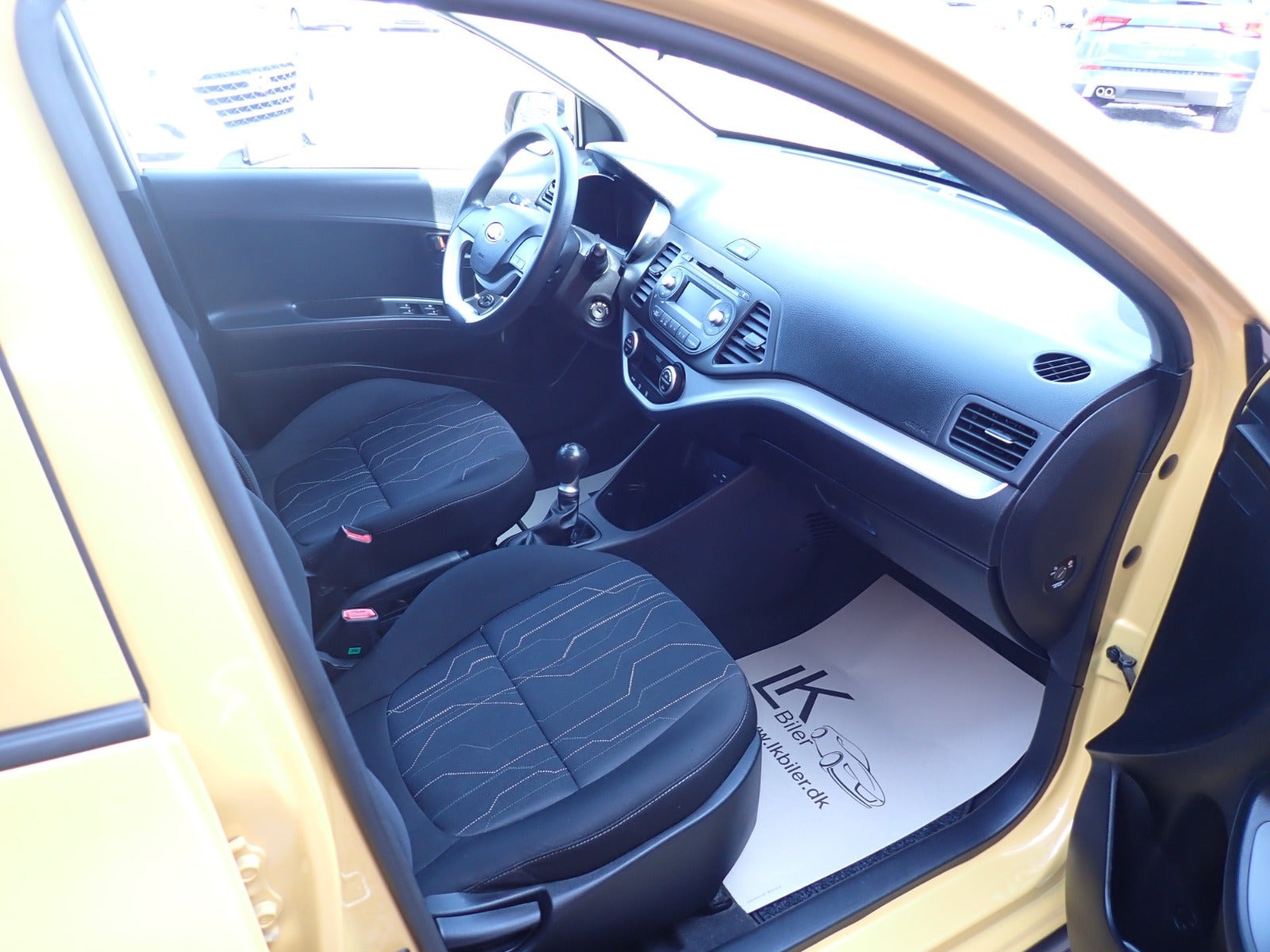 Gul Kia Picanto fra 2016