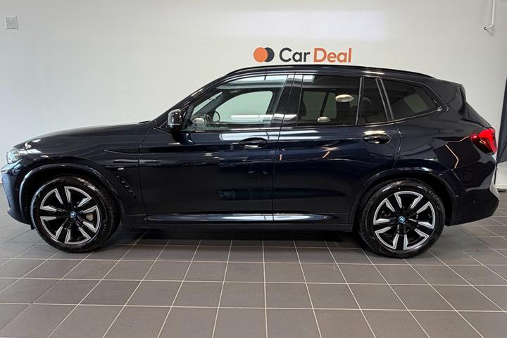 Sort BMW iX3 fra 2023