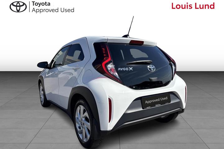 Hvid Toyota Aygo X fra 2023