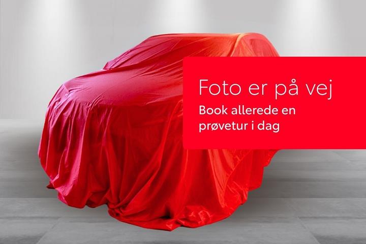Grå Toyota Avensis fra 2015