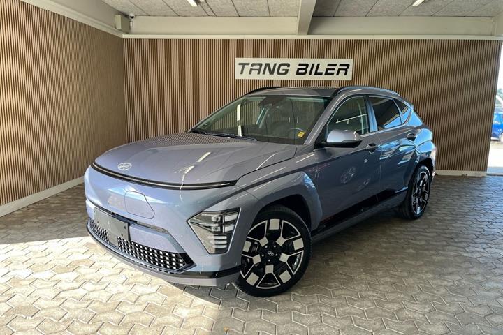 Blå Hyundai Kona fra 2024