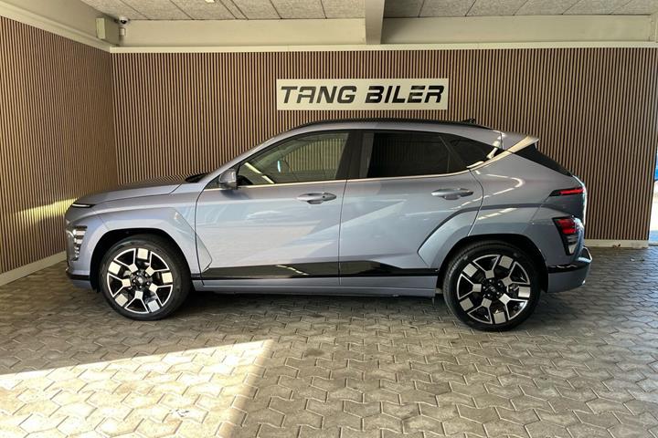 Blå Hyundai Kona fra 2024