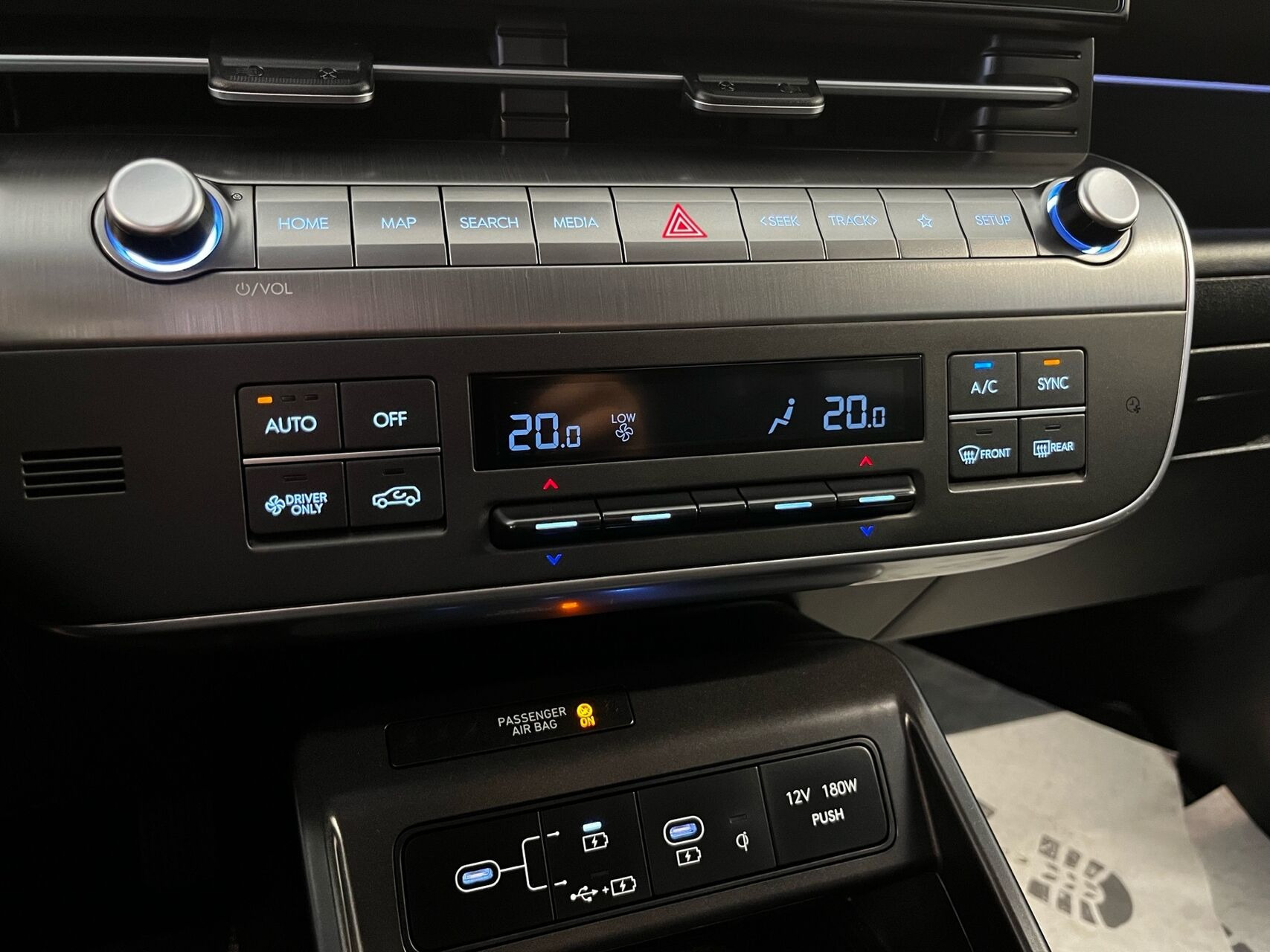 Blå Hyundai Kona fra 2024