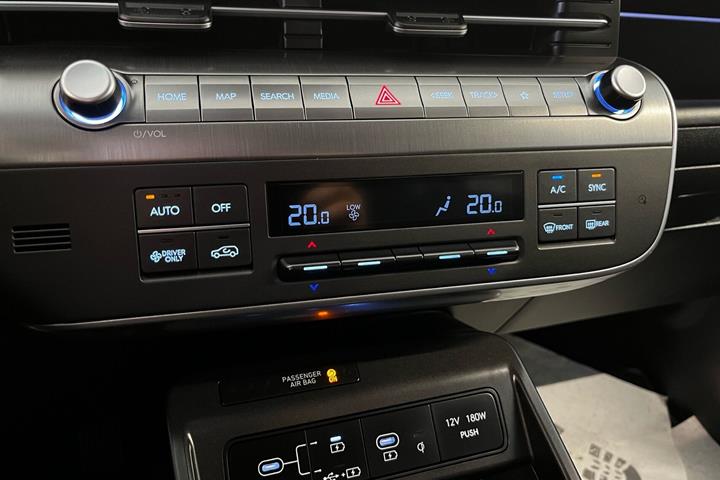 Blå Hyundai Kona fra 2024