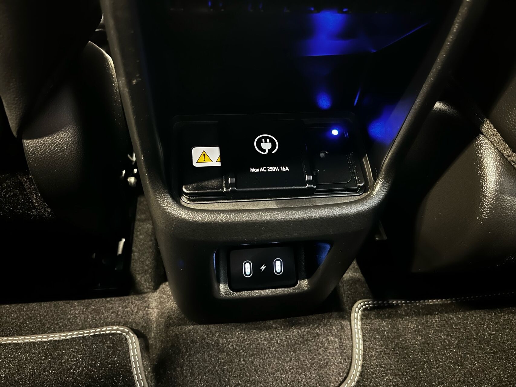 Blå Hyundai Kona fra 2024