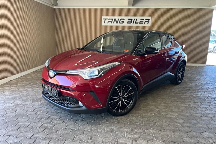 Rød Toyota C-HR fra 2018