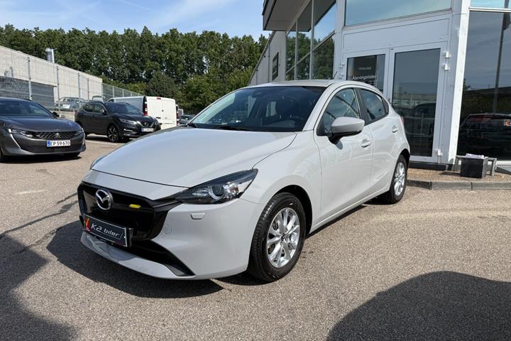 Grå Mazda 2 fra 2023