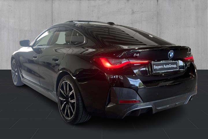 Sort BMW i4 fra 2023