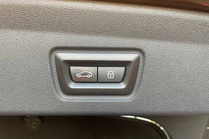 Sort BMW i4 fra 2023