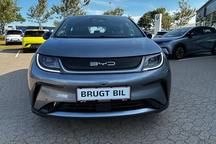 Grå BYD Dolphin fra 2024