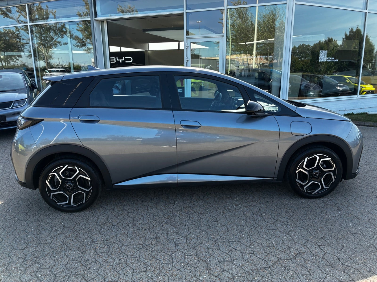 Grå BYD Dolphin fra 2024