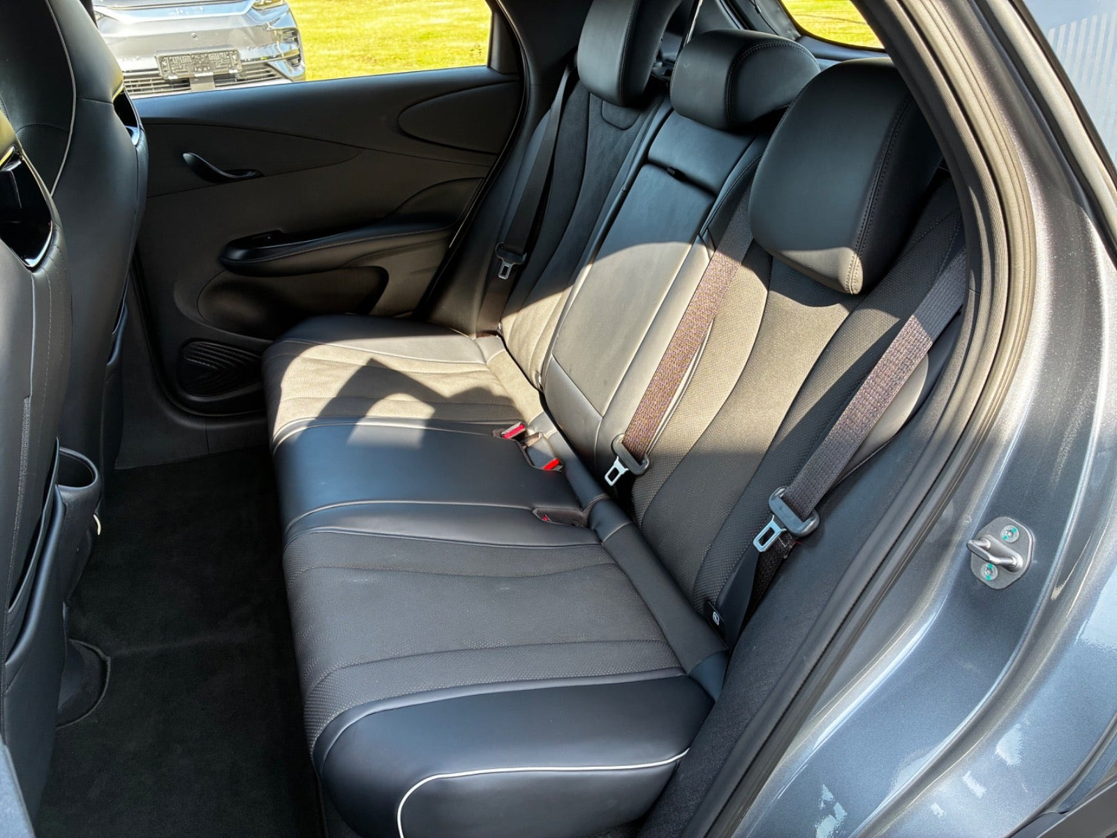 Grå BYD Dolphin fra 2024