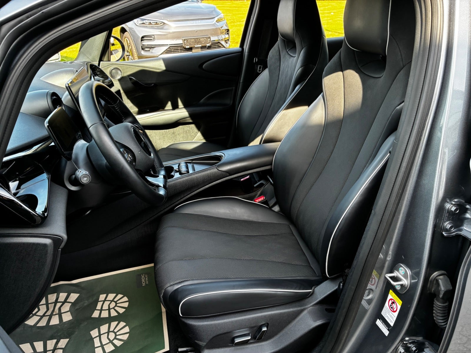 Grå BYD Dolphin fra 2024