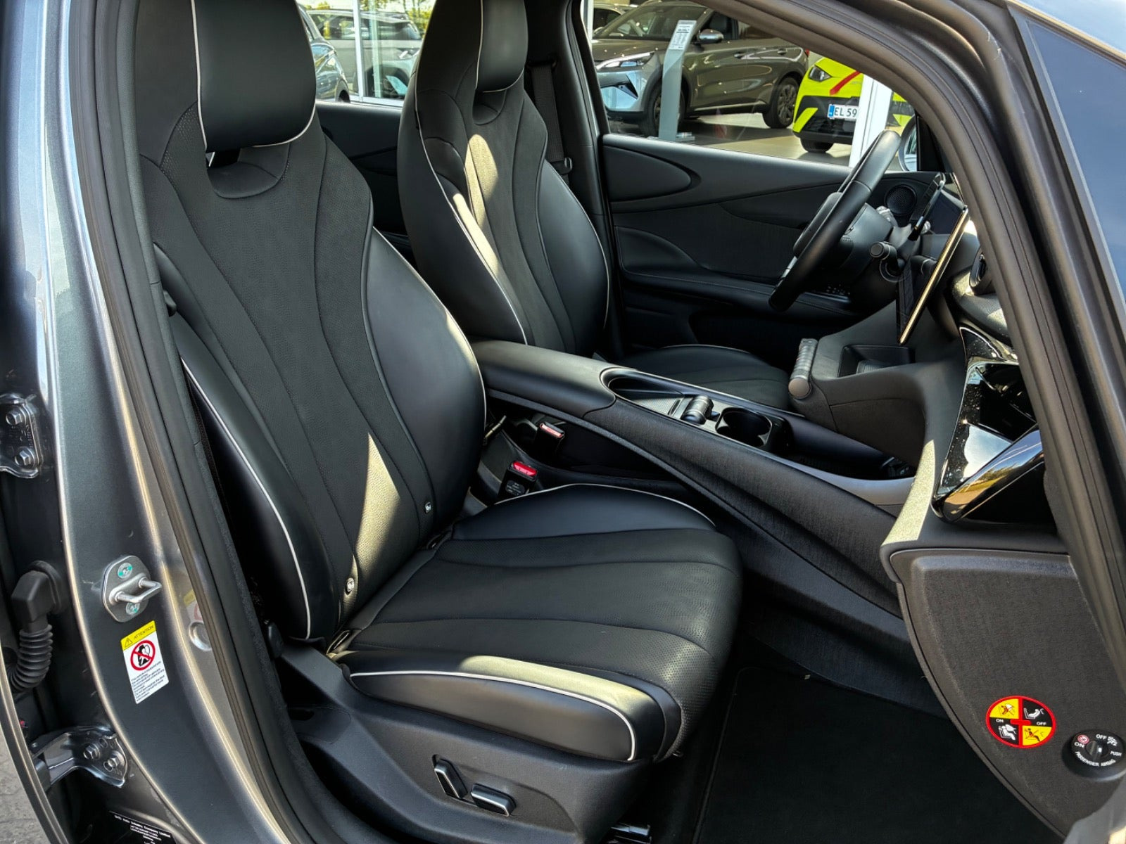 Grå BYD Dolphin fra 2024