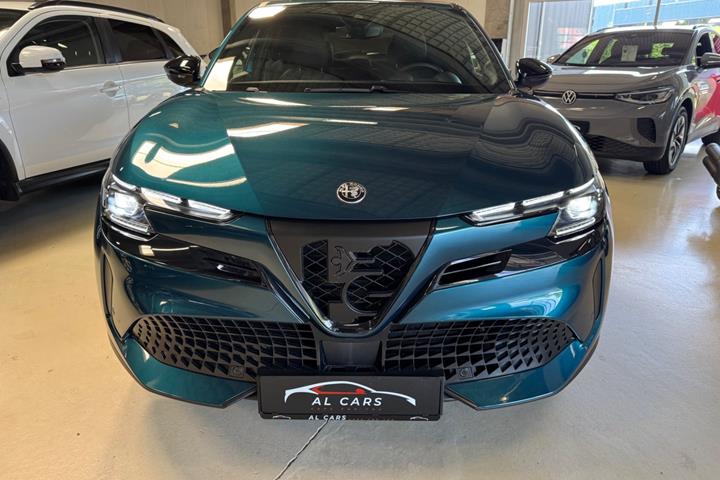 Blå Alfa Romeo Junior fra 2025