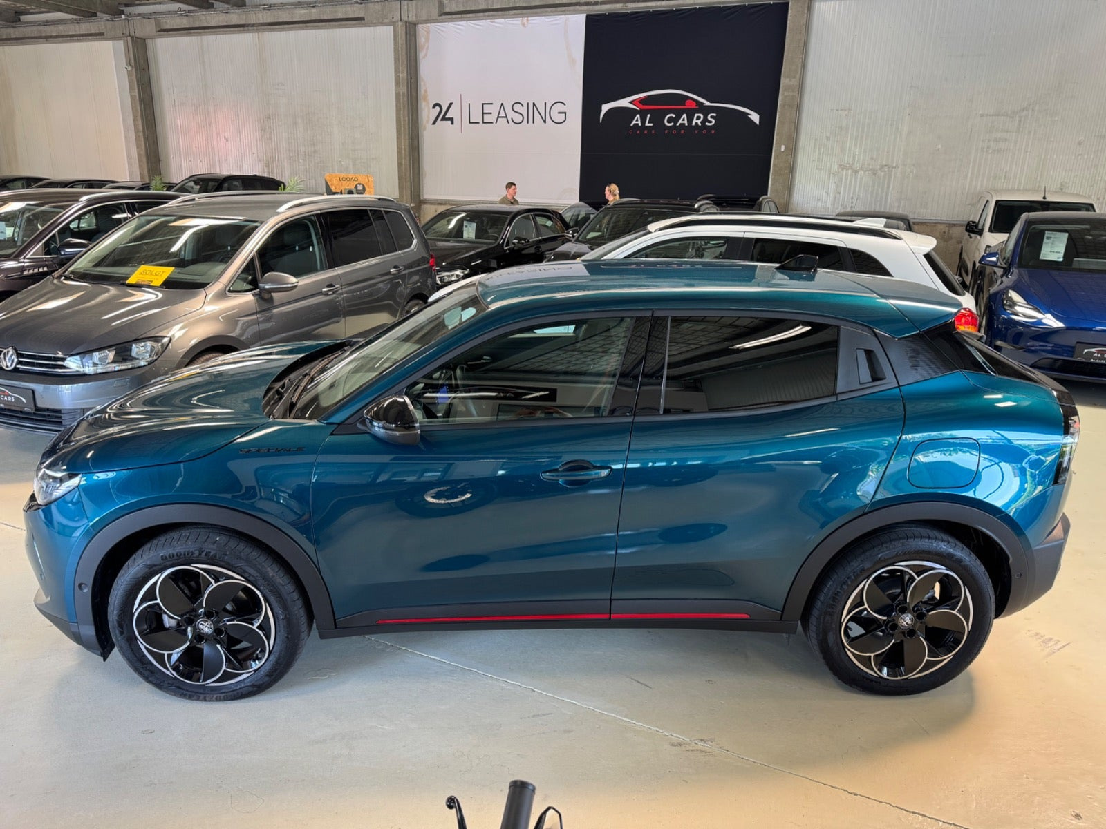 Blå Alfa Romeo Junior fra 2025