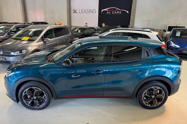 Blå Alfa Romeo Junior fra 2025