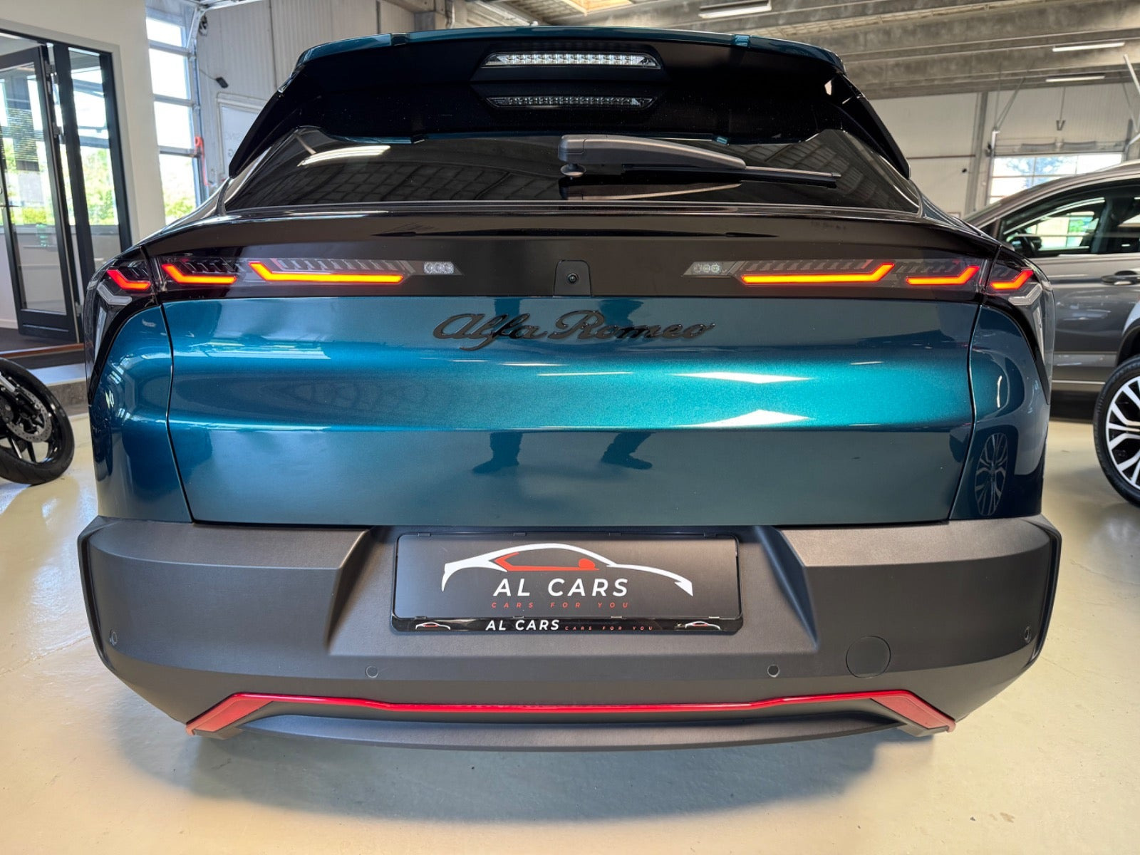 Blå Alfa Romeo Junior fra 2025