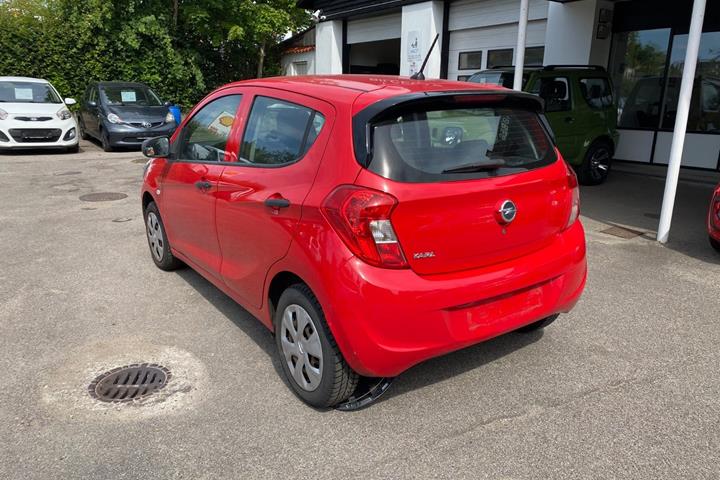 Rød Opel Karl fra 2016