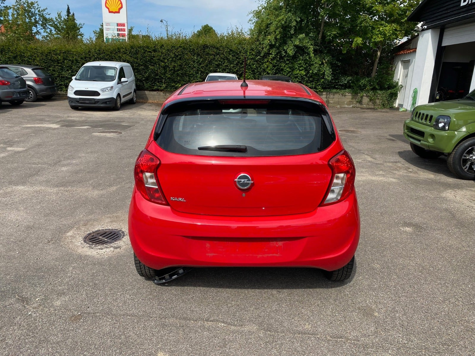 Rød Opel Karl fra 2016
