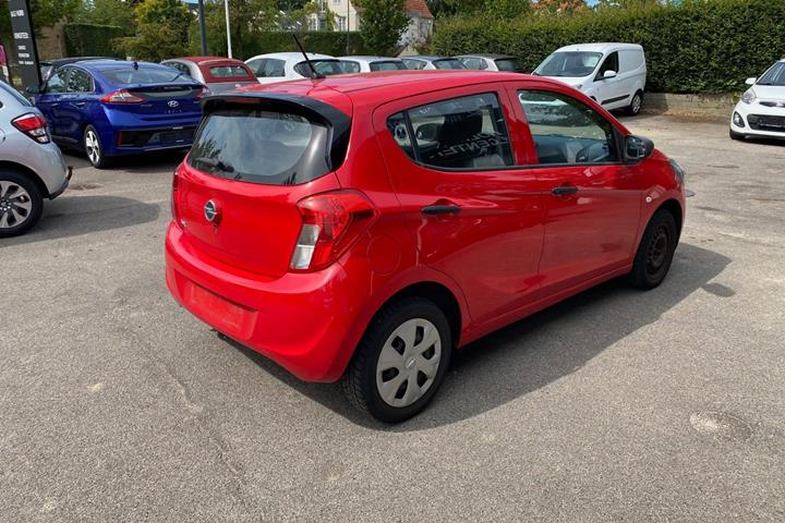 Rød Opel Karl fra 2016