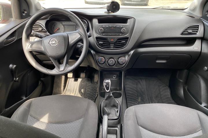 Rød Opel Karl fra 2016