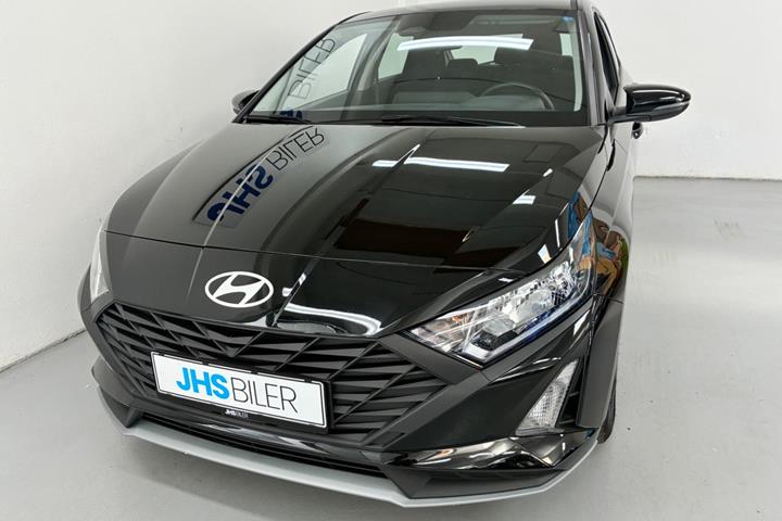 Grå Hyundai i20 fra 2024