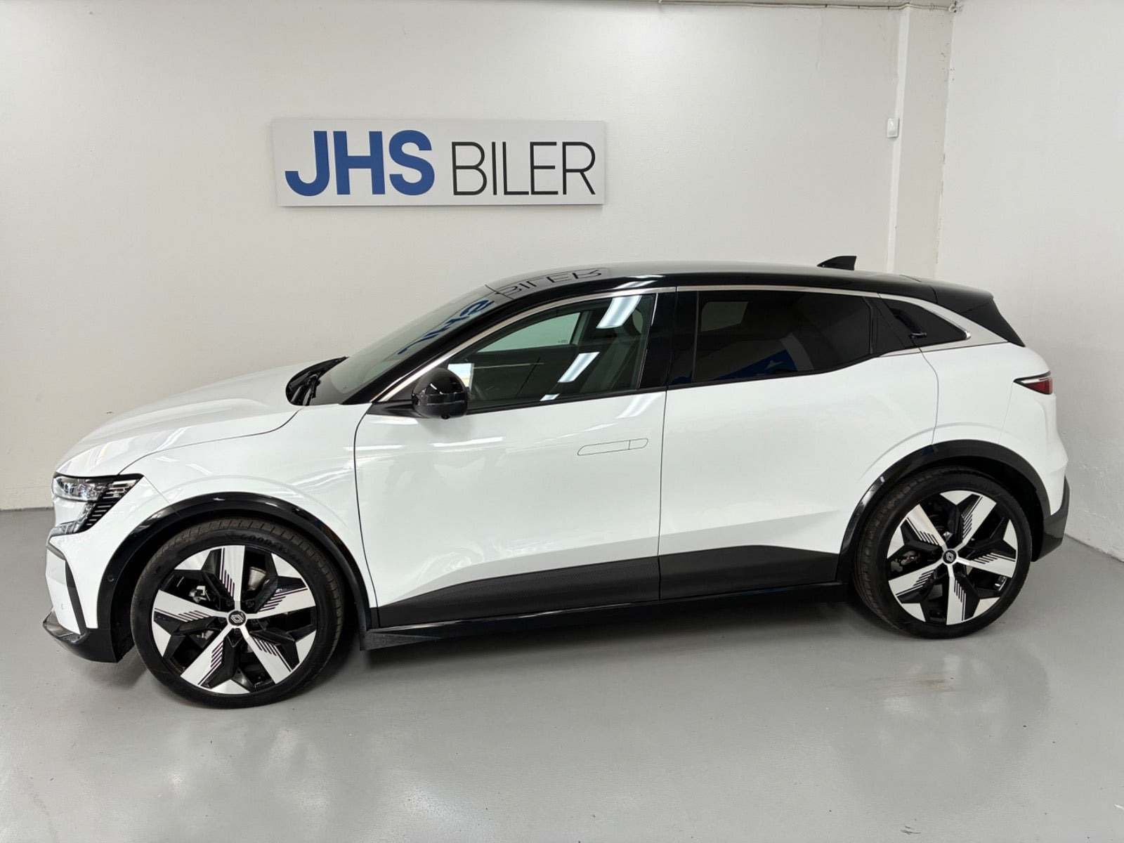 Hvid Renault Megane E-Tech fra 2024