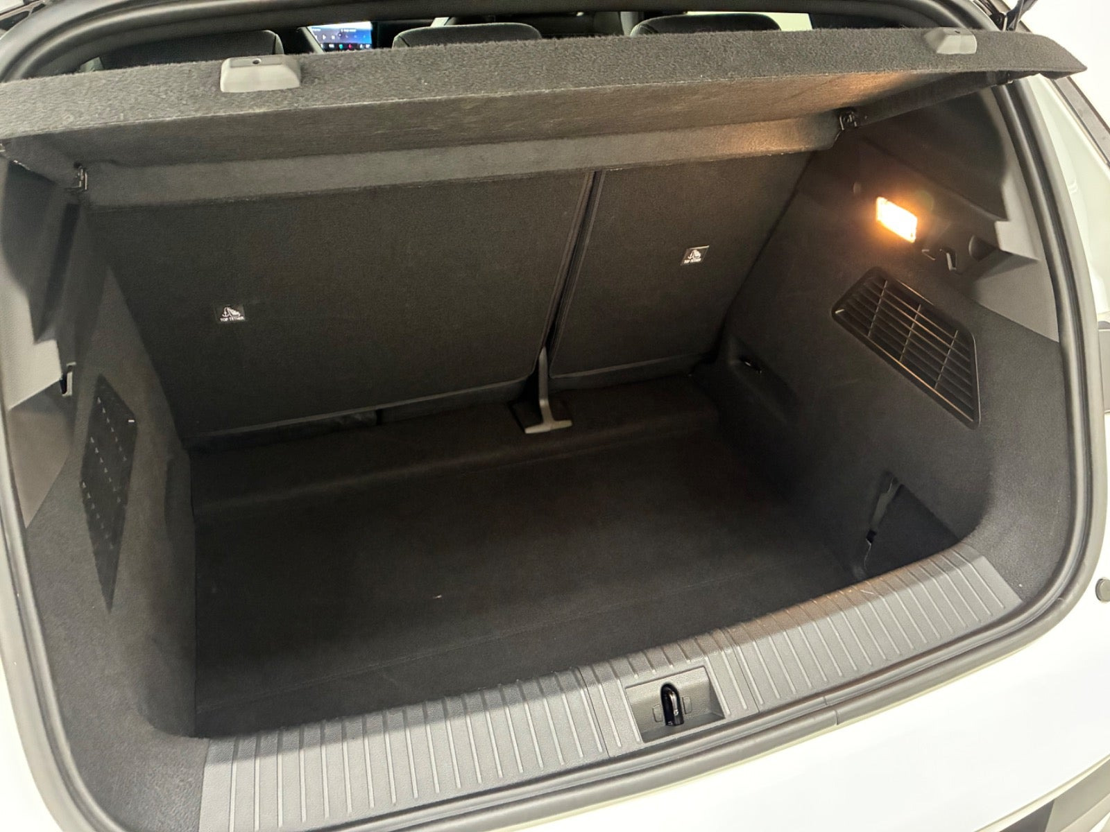 Hvid Renault Megane E-Tech fra 2024