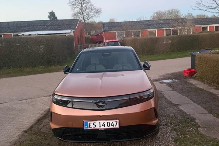 Brun Opel Grandland-e fra 2024