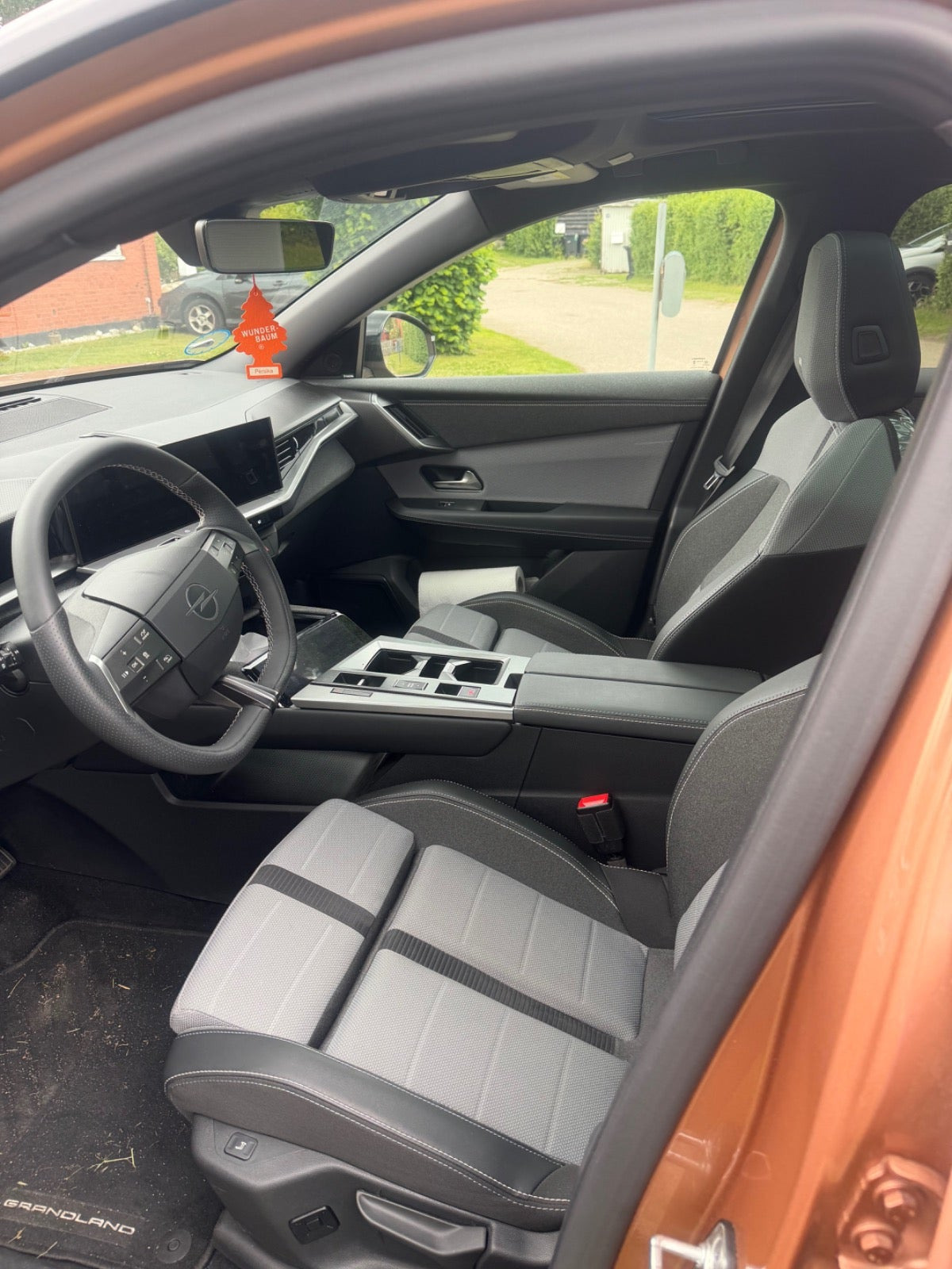 Brun Opel Grandland-e fra 2024